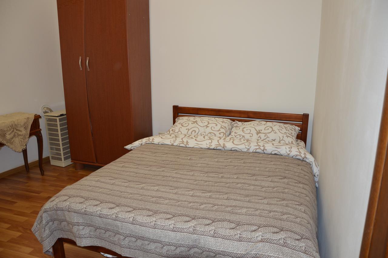 Cozy Apartment In The Center Of Liov Exterior foto